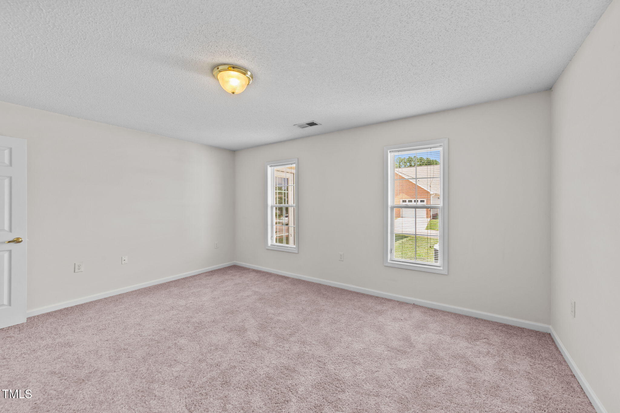 11370 Clubhaven Place, Unit 103 Raleigh, NC 27617 - Photo 30 of 38 36-web-or-mls-VB4A7346