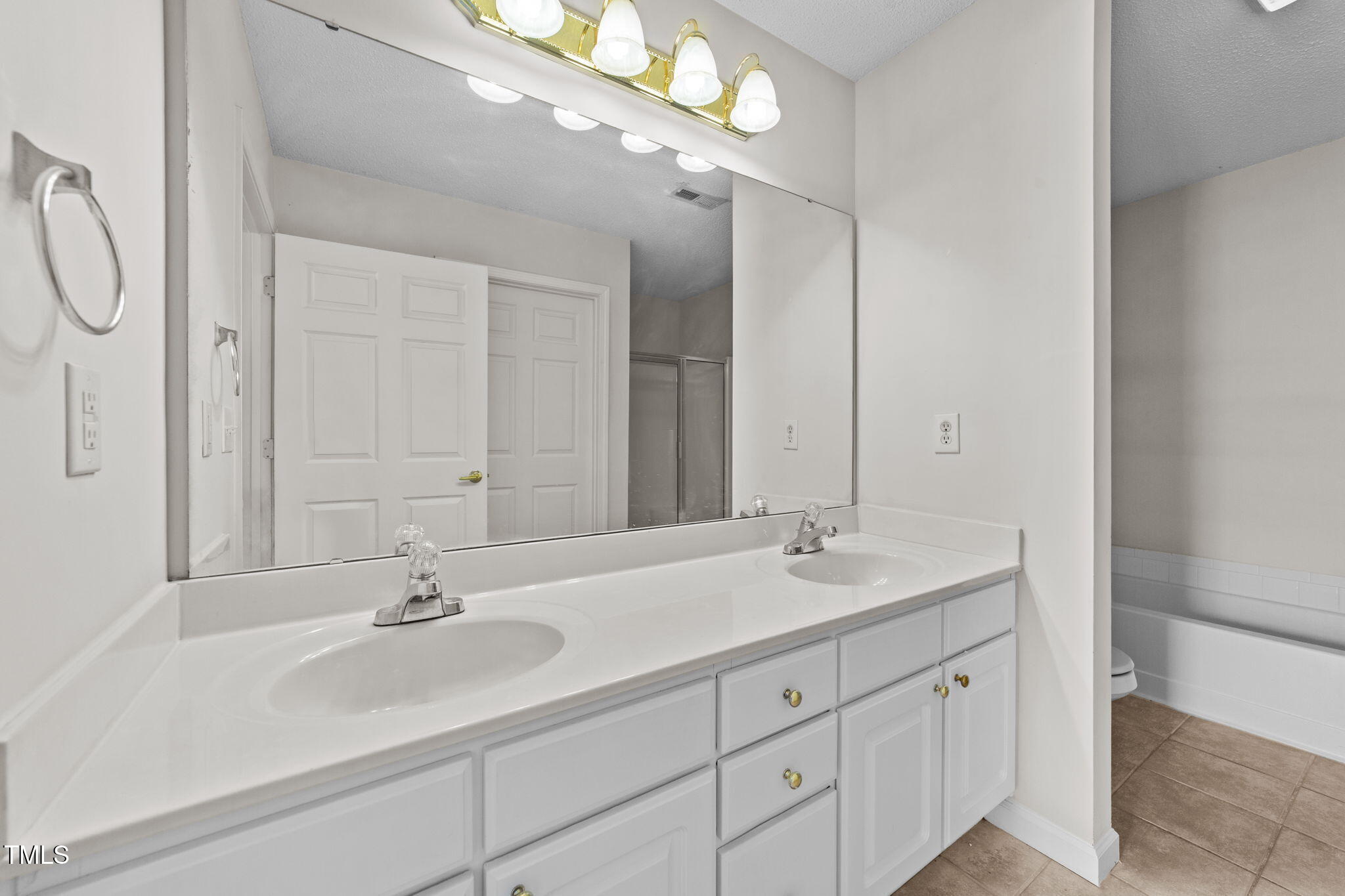 11370 Clubhaven Place, Unit 103 Raleigh, NC 27617 - Photo 31 of 38 37-web-or-mls-VB4A7349