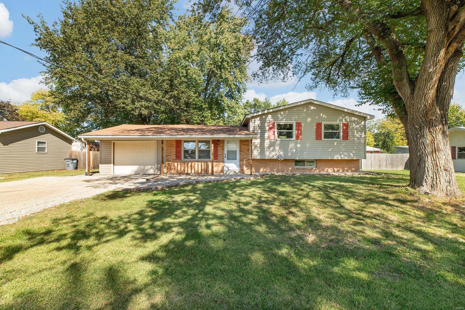 206 Edwin Street Brighton, IL 62012 - Photo 1 of 36