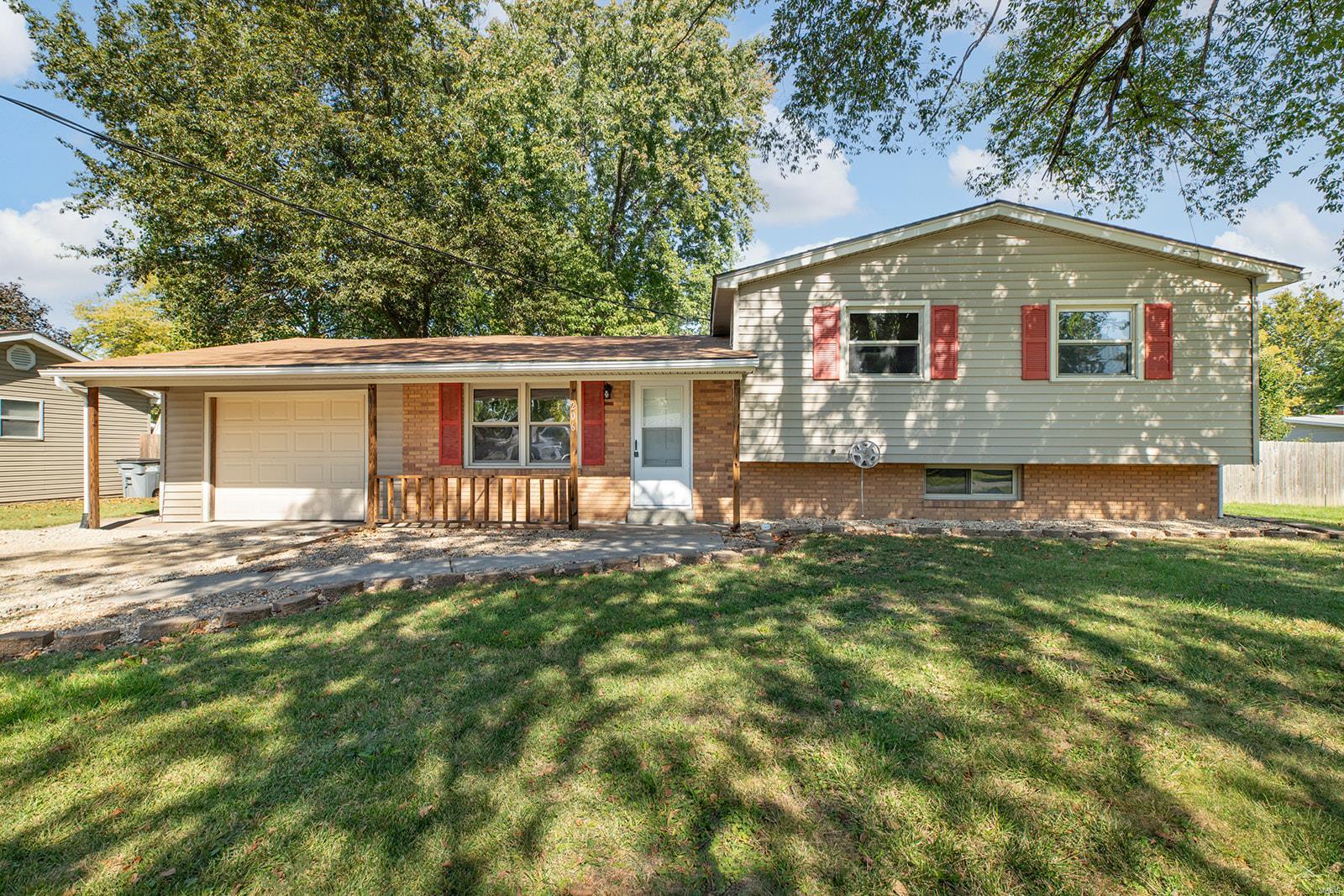 206 Edwin Street Brighton, IL 62012 - Photo 2 of 36