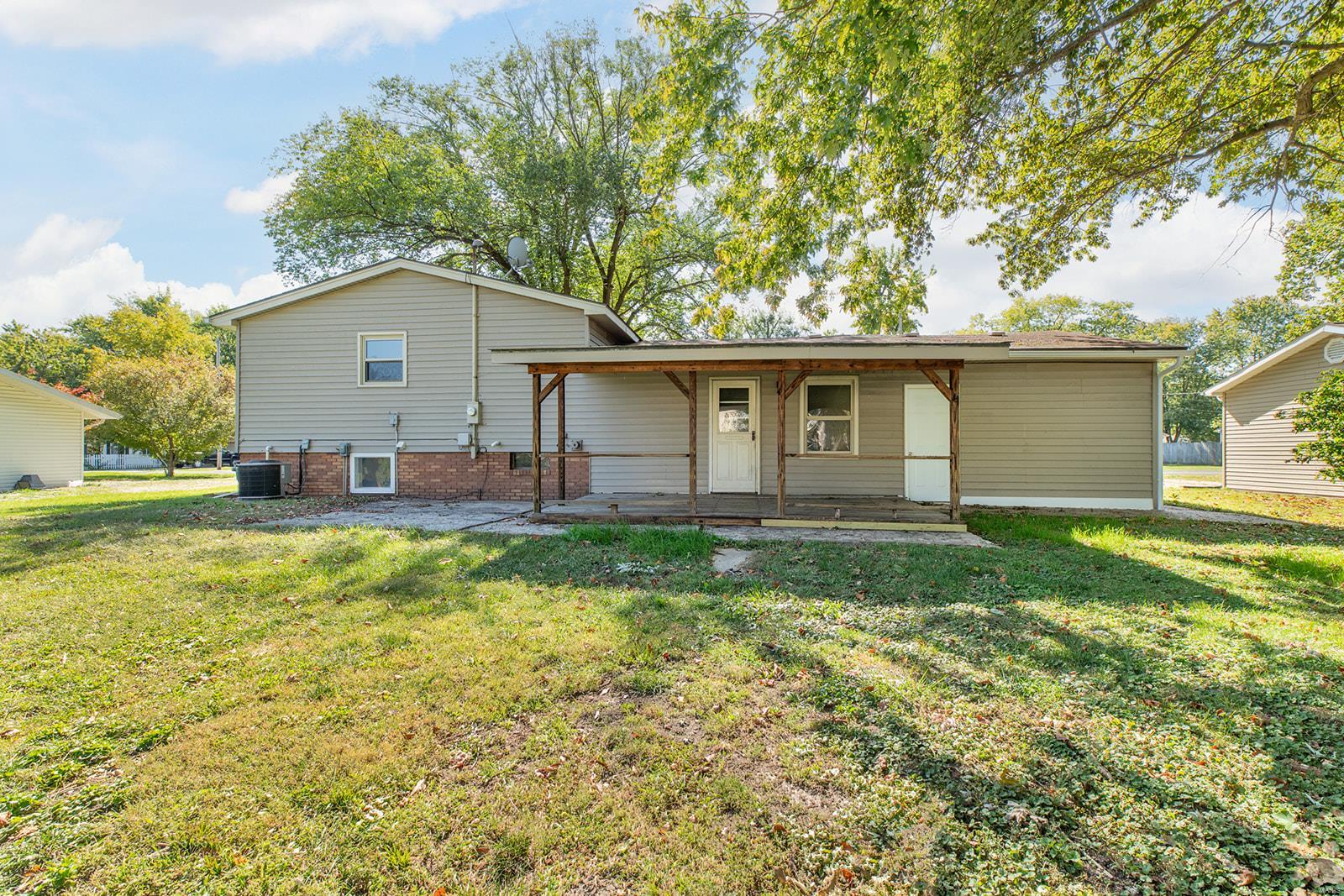 206 Edwin Street Brighton, IL 62012 - Photo 8 of 36