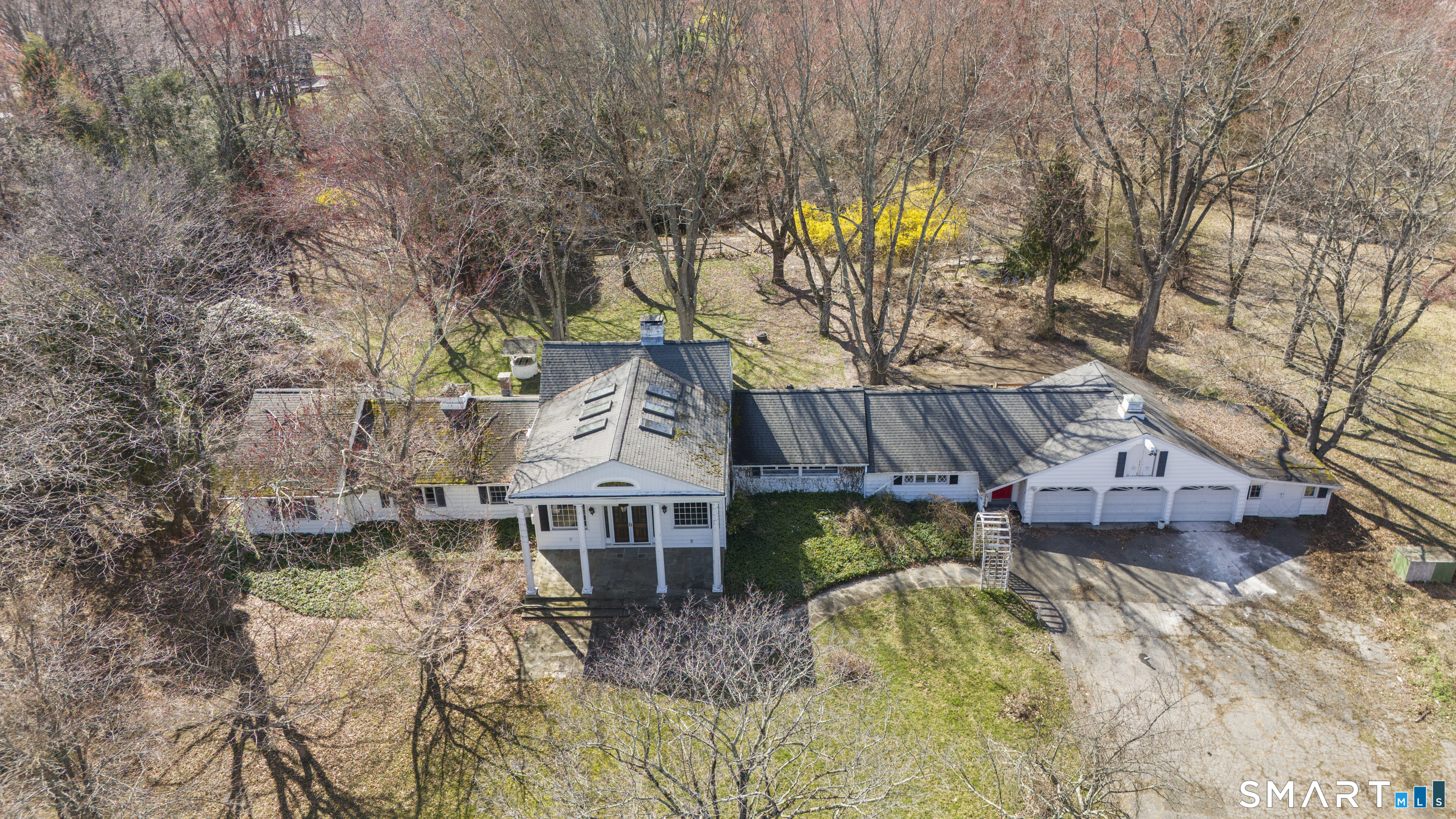835 Monroe Turnpike Monroe, CT 06468 - Photo 2 of 39