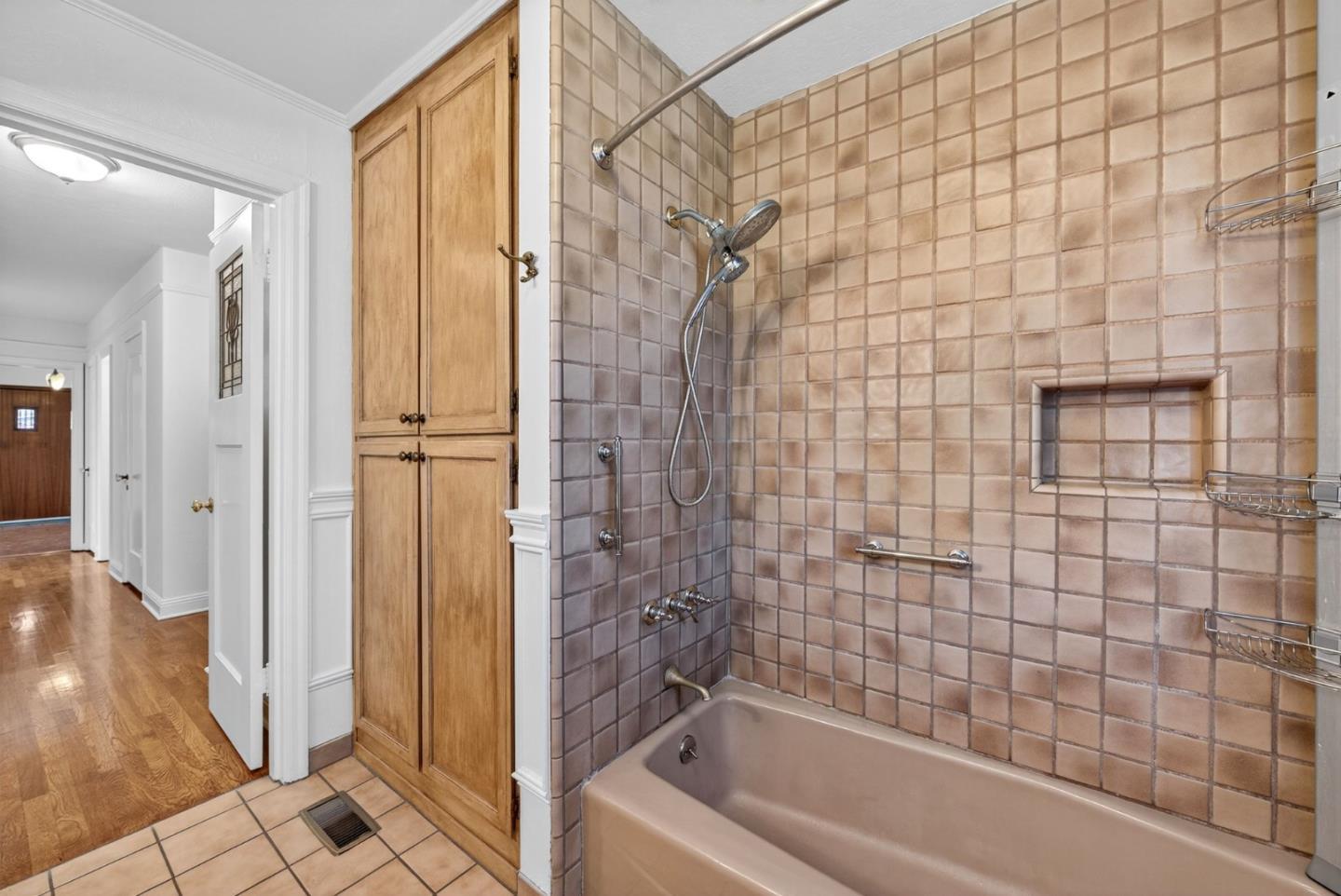 1087 Merle Avenue San Jose, CA 95125 - Photo 34 of 49 a bathroom with a bathtub and shower