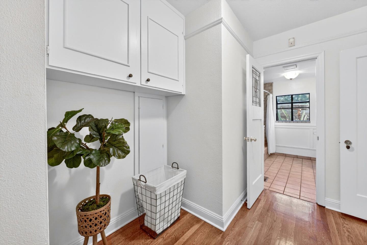 1087 Merle Avenue San Jose, CA 95125 - Photo 35 of 49 a room with furniture and a potted plant