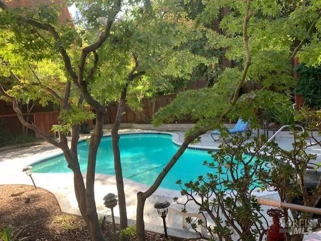 $2,250 | 1579 Lincoln Avenue, Unit 201, San Rafael, CA 94901