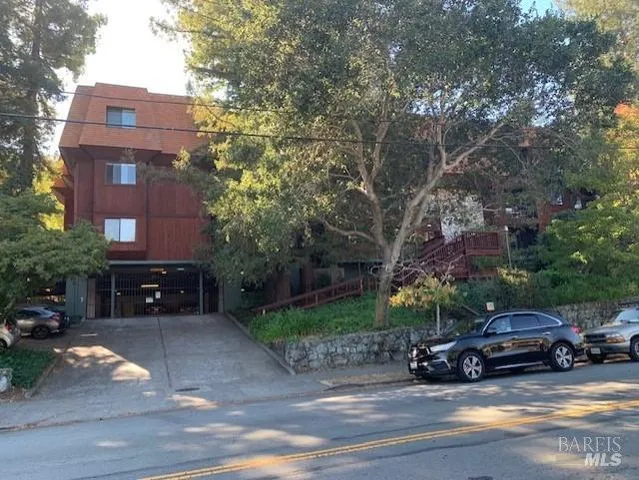 $2,250 | 1579 Lincoln Avenue, Unit 201, San Rafael, CA 94901