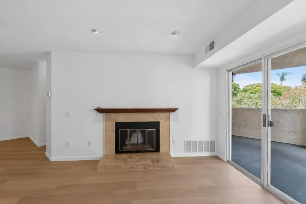 $3,100 | 7087 Camino Degrazia, Unit 148, San Diego, CA 92111