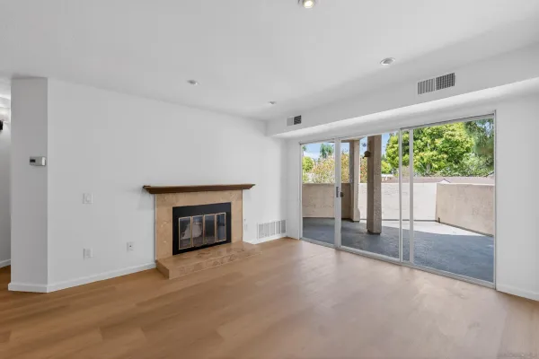 $3,100 | 7087 Camino Degrazia, Unit 148, San Diego, CA 92111