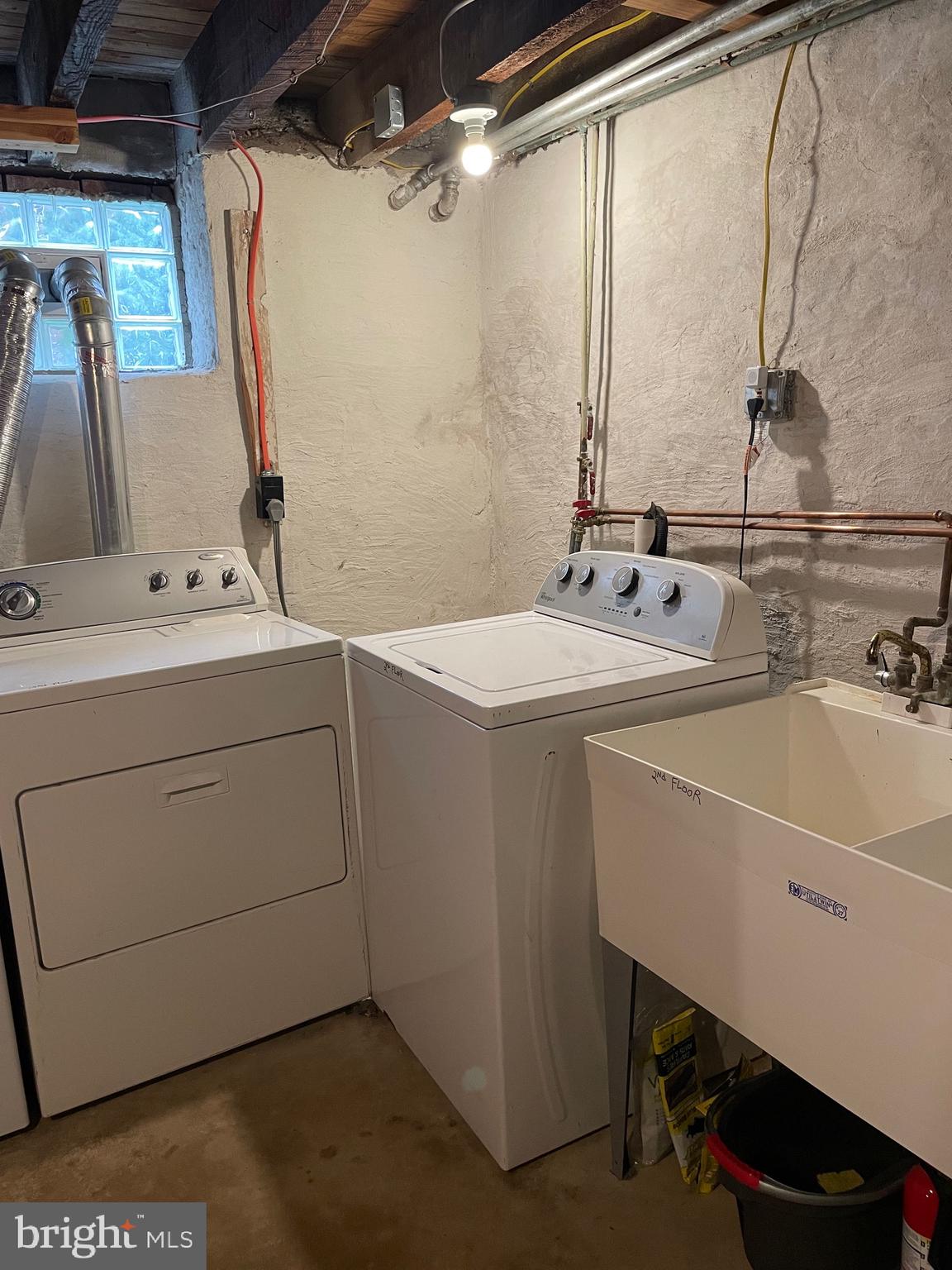 20 Greenhill Road, Unit B Media, PA 19063 - Photo 20 of 22 Laundry Full washer and dryer/utility sink
