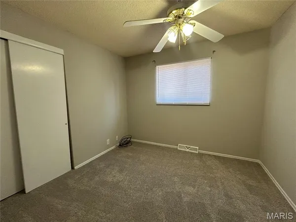 $189,000 | 390 Hwy Drive, St. Clair, MO 63077