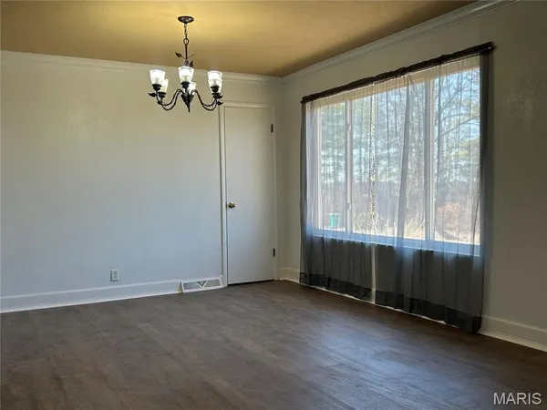 $189,000 | 390 Hwy Drive, St. Clair, MO 63077