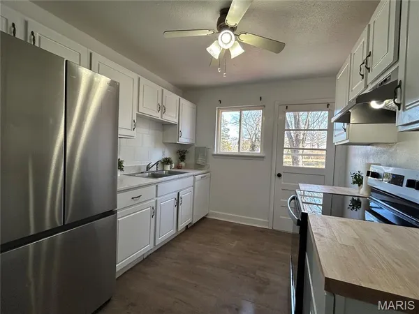 $189,000 | 390 Hwy Drive, St. Clair, MO 63077