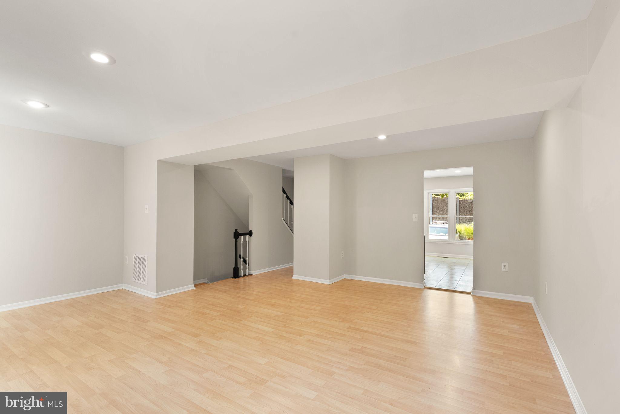 7390 Stream Way Springfield, VA 22152 - Photo 11 of 35 Living room view