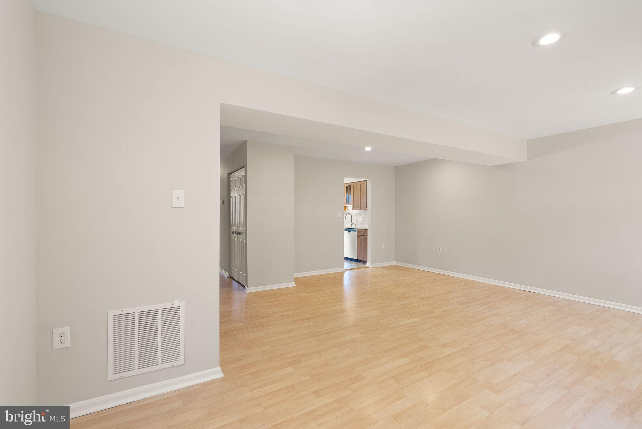 7390 Stream Way Springfield, VA 22152 - Photo 12 of 35 Living room view