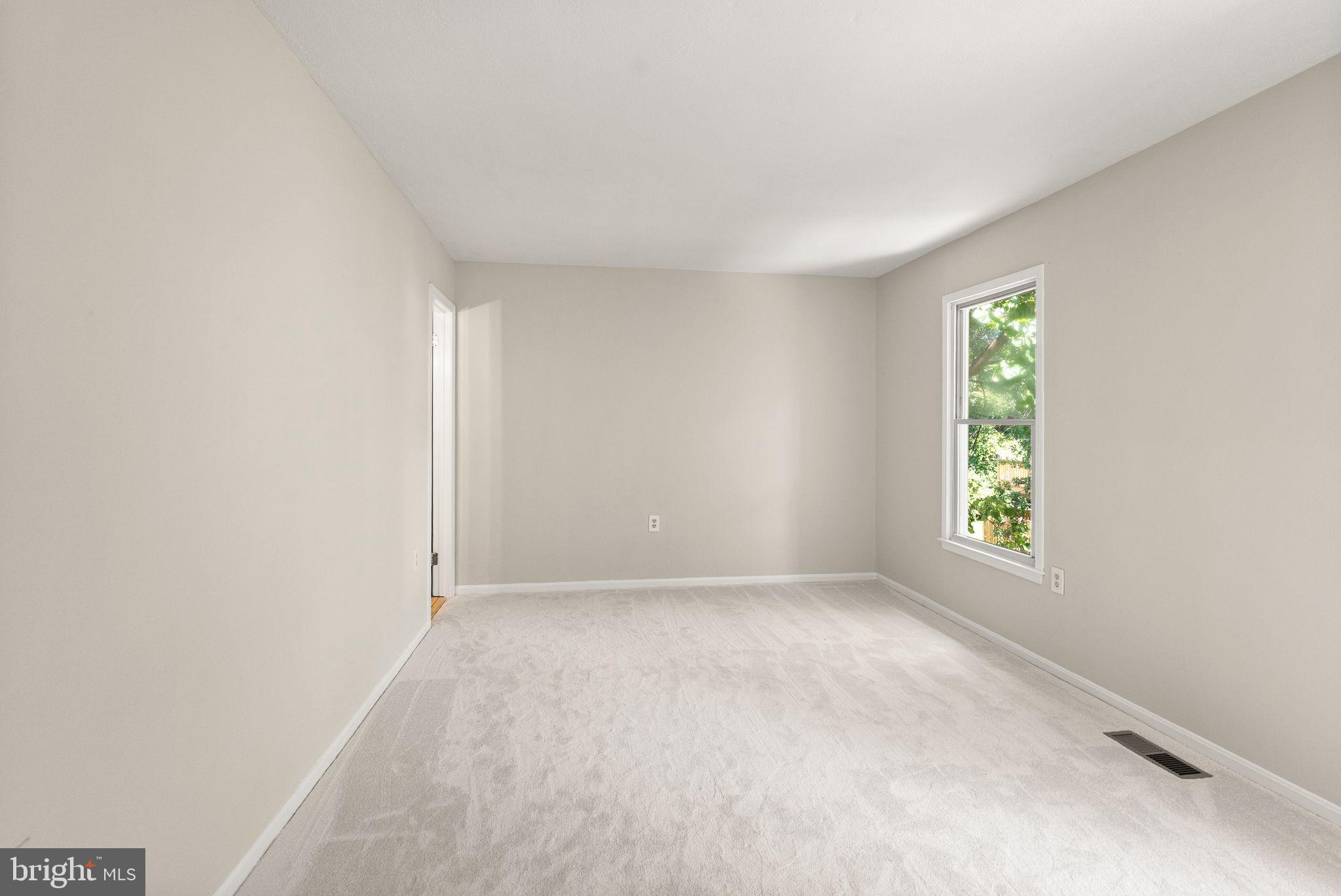7390 Stream Way Springfield, VA 22152 - Photo 15 of 35 Primary suite