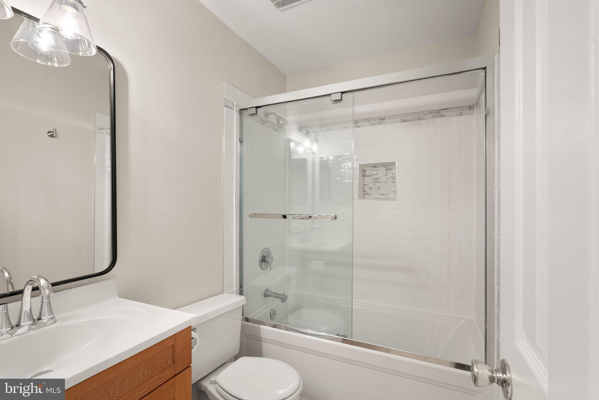 7390 Stream Way Springfield, VA 22152 - Photo 22 of 35 Hall bath