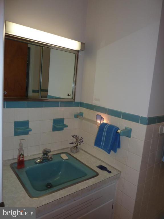 2738 Brookfield Road Lancaster, PA 17601 - Photo 15 of 42