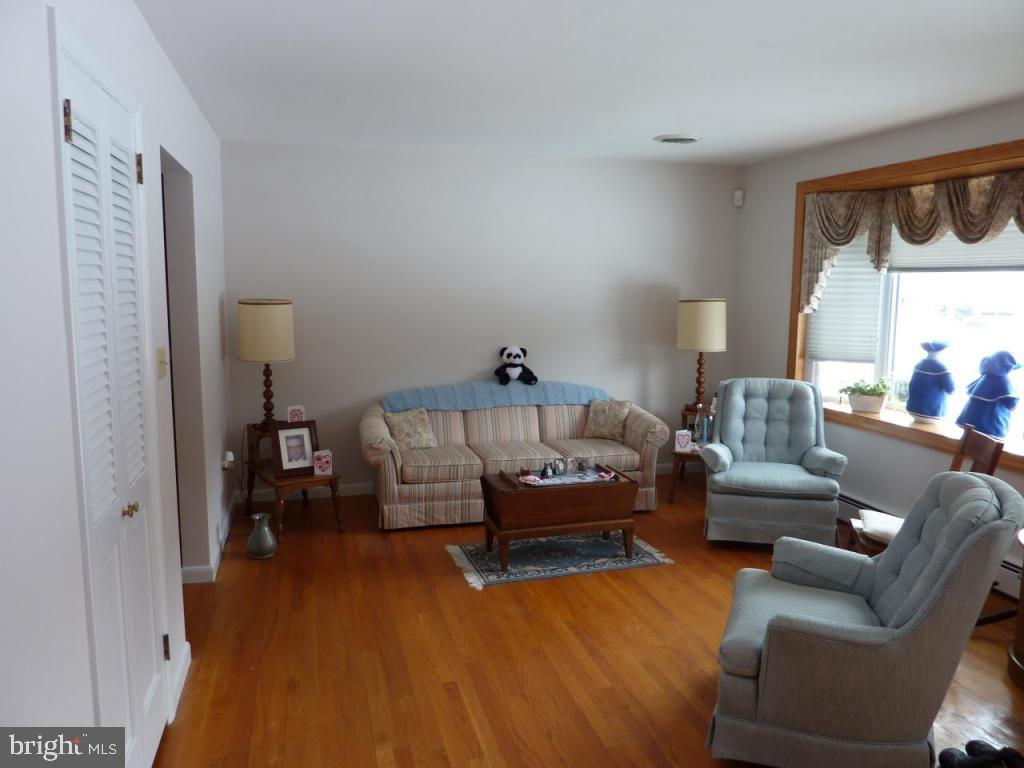 2738 Brookfield Road Lancaster, PA 17601 - Photo 2 of 42