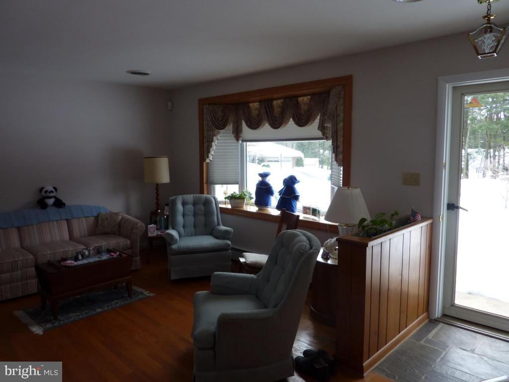 2738 Brookfield Road Lancaster, PA 17601 - Photo 4 of 42
