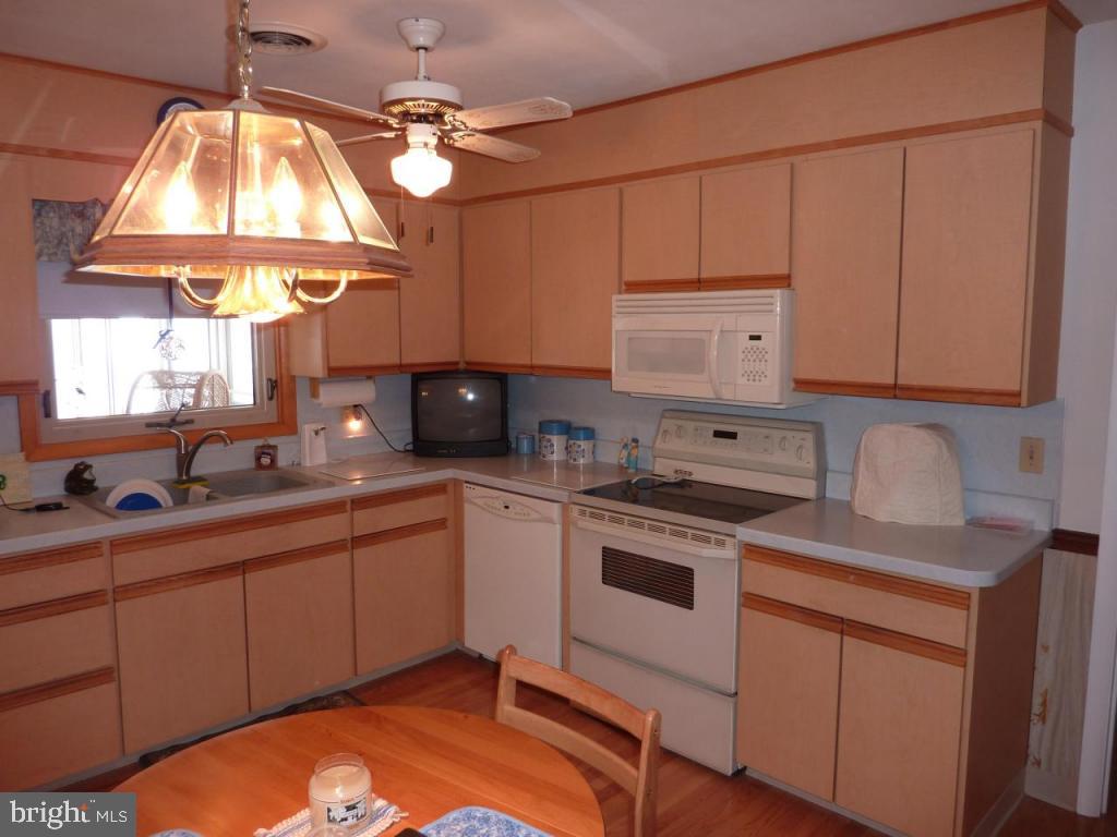 2738 Brookfield Road Lancaster, PA 17601 - Photo 6 of 42