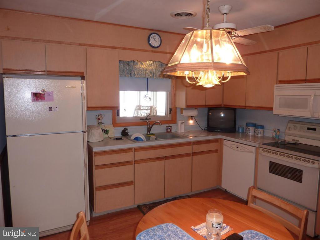 2738 Brookfield Road Lancaster, PA 17601 - Photo 9 of 42