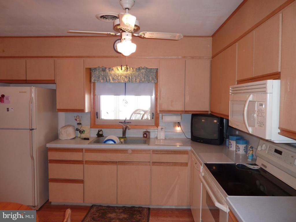 2738 Brookfield Road Lancaster, PA 17601 - Photo 10 of 42