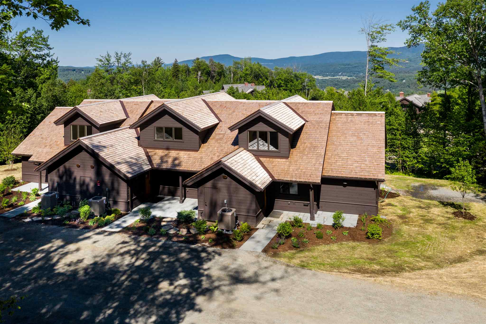 580 Trapp Hill Road, Unit 615 Stowe, VT 05672 - Photo 2 of 39 Gallery Image 2