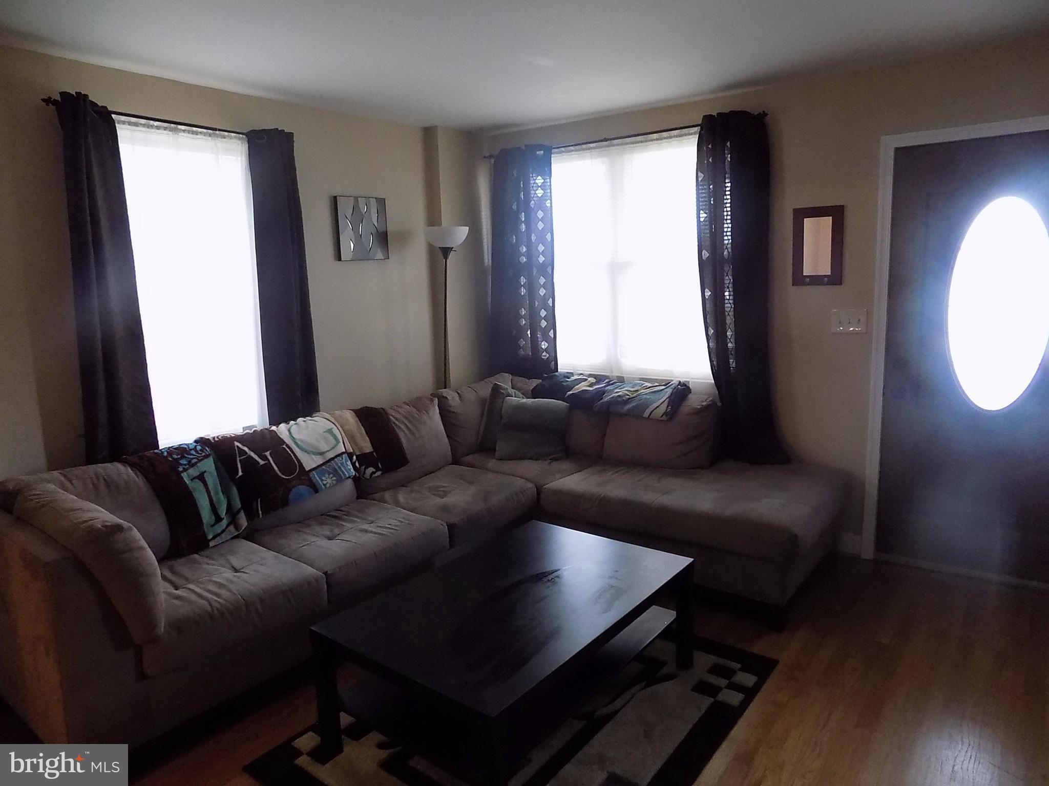 2714 Plainfield Road Baltimore, MD 21222 - Photo 6 of 27 Living Room