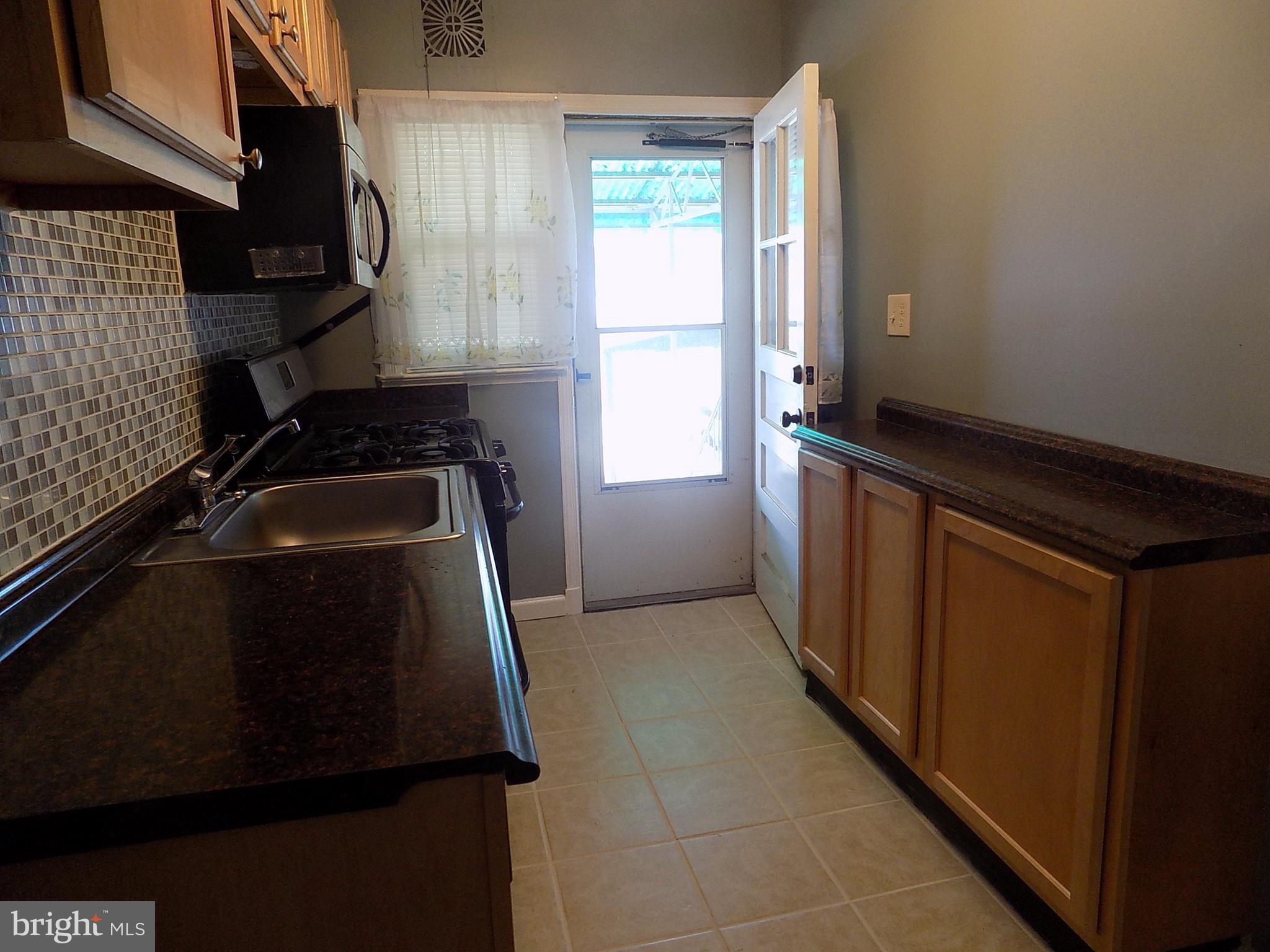 2714 Plainfield Road Baltimore, MD 21222 - Photo 9 of 27 Kitchen