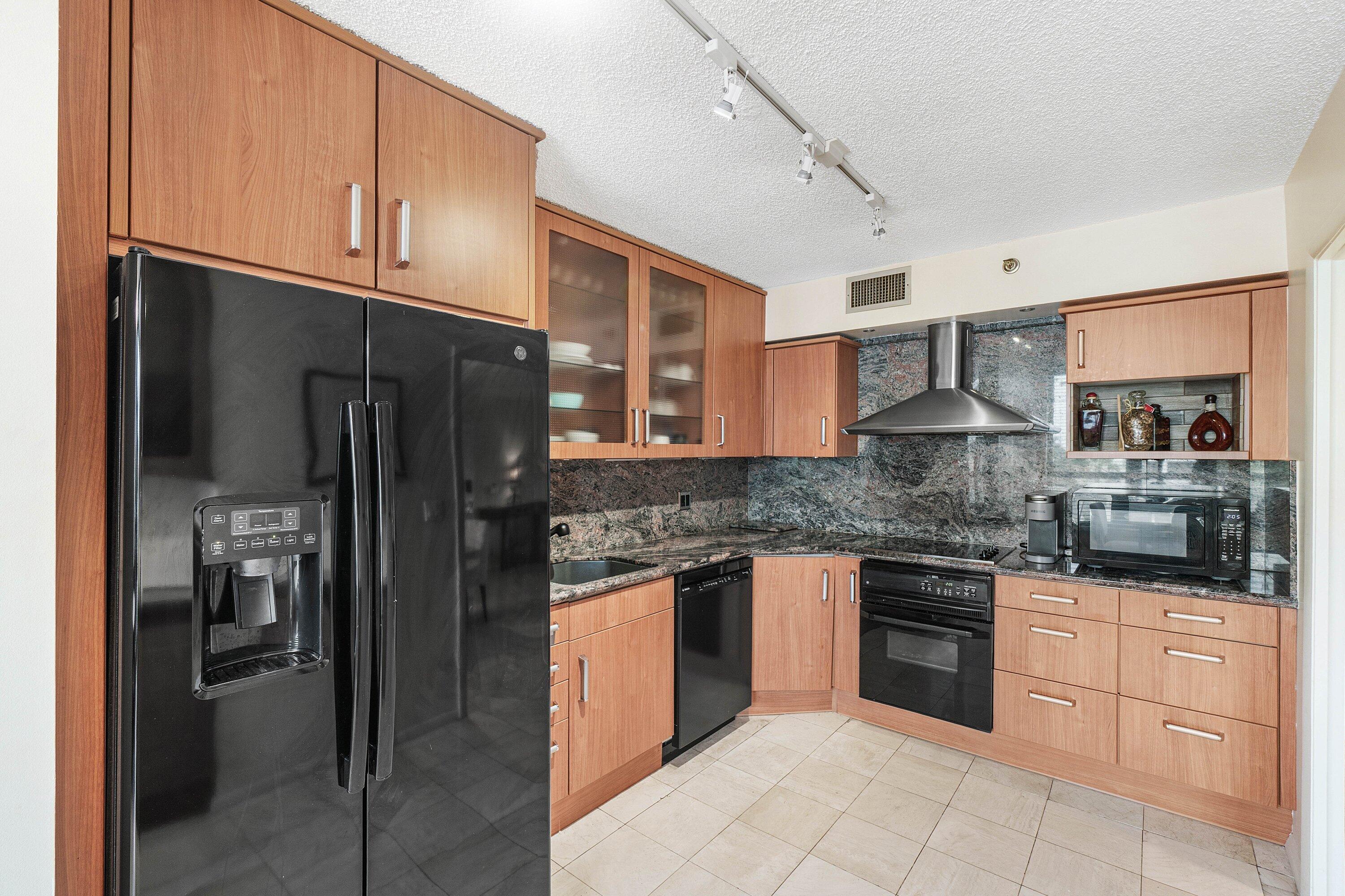 7202 Promenade Drive, Unit 401 Boca Raton, FL 33433 - Photo 11 of 28 Appliances