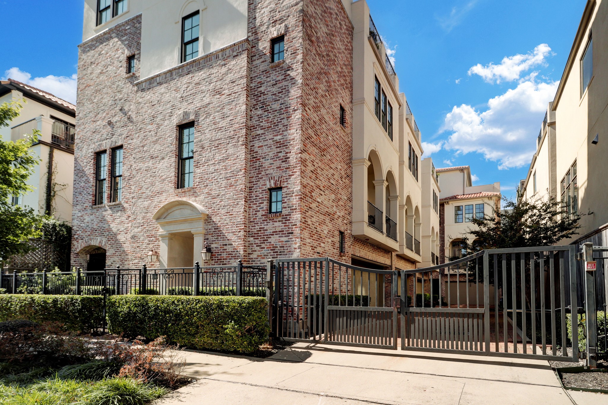 a view of a brick buidling front of house