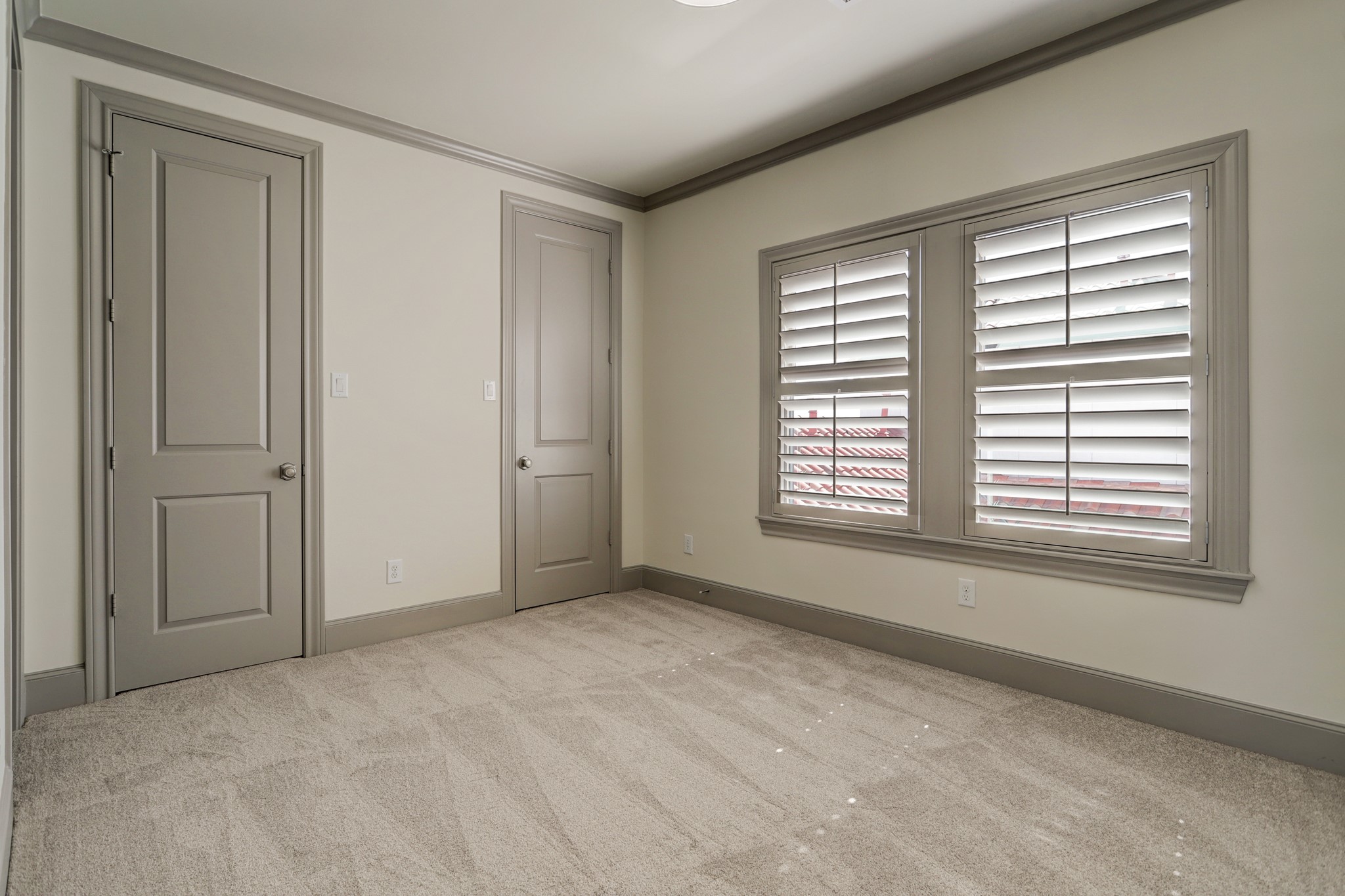 4838 Austin Street Houston, TX 77004 - Photo 21 of 27 a view of an empty room with a window