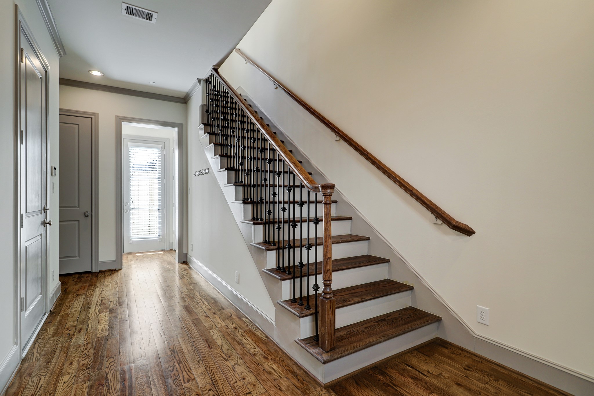 4838 Austin Street Houston, TX 77004 - Photo 4 of 27 a view of entryway with wooden floor