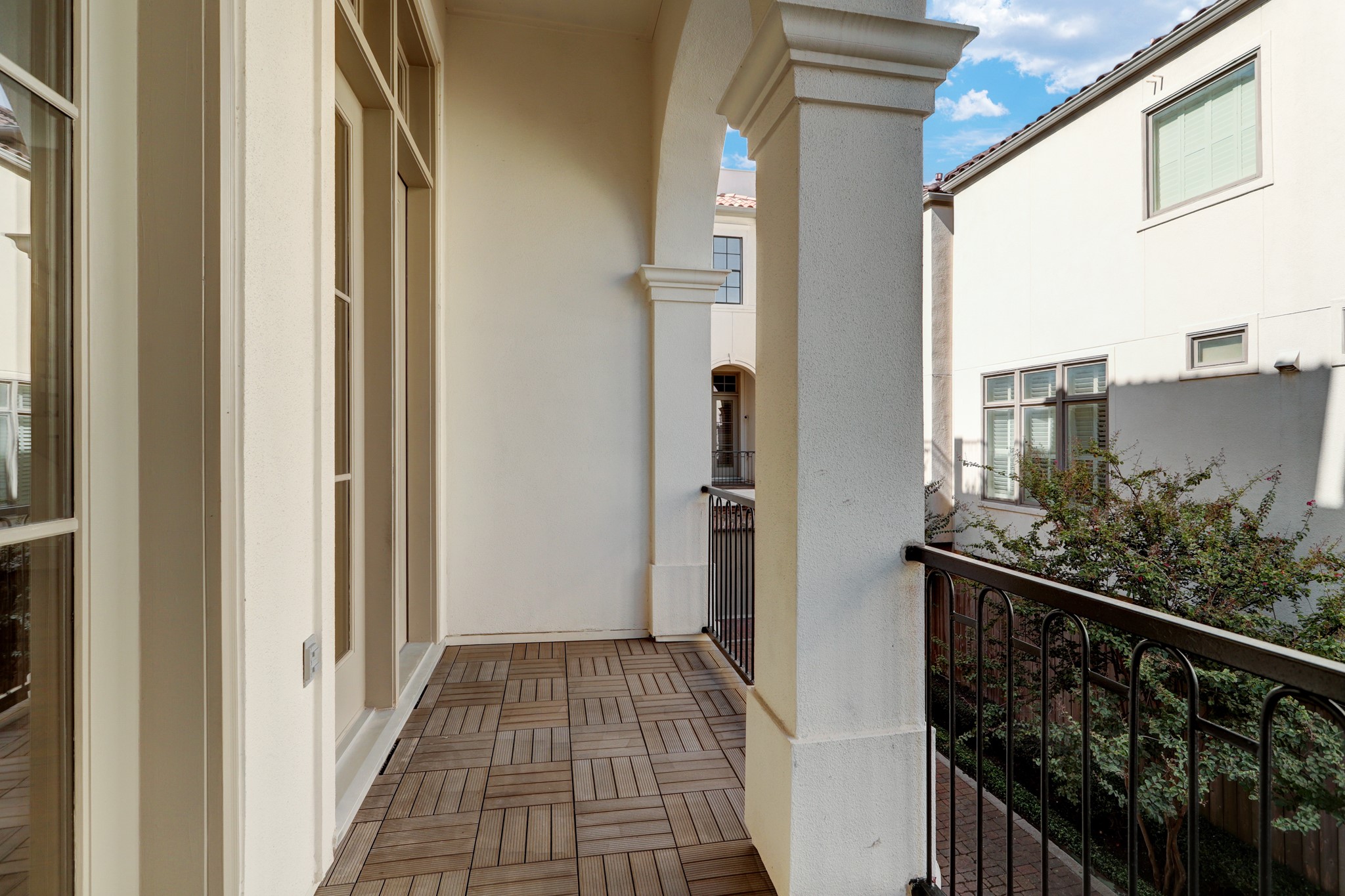4838 Austin Street Houston, TX 77004 - Photo 10 of 27 a view of a balcony
