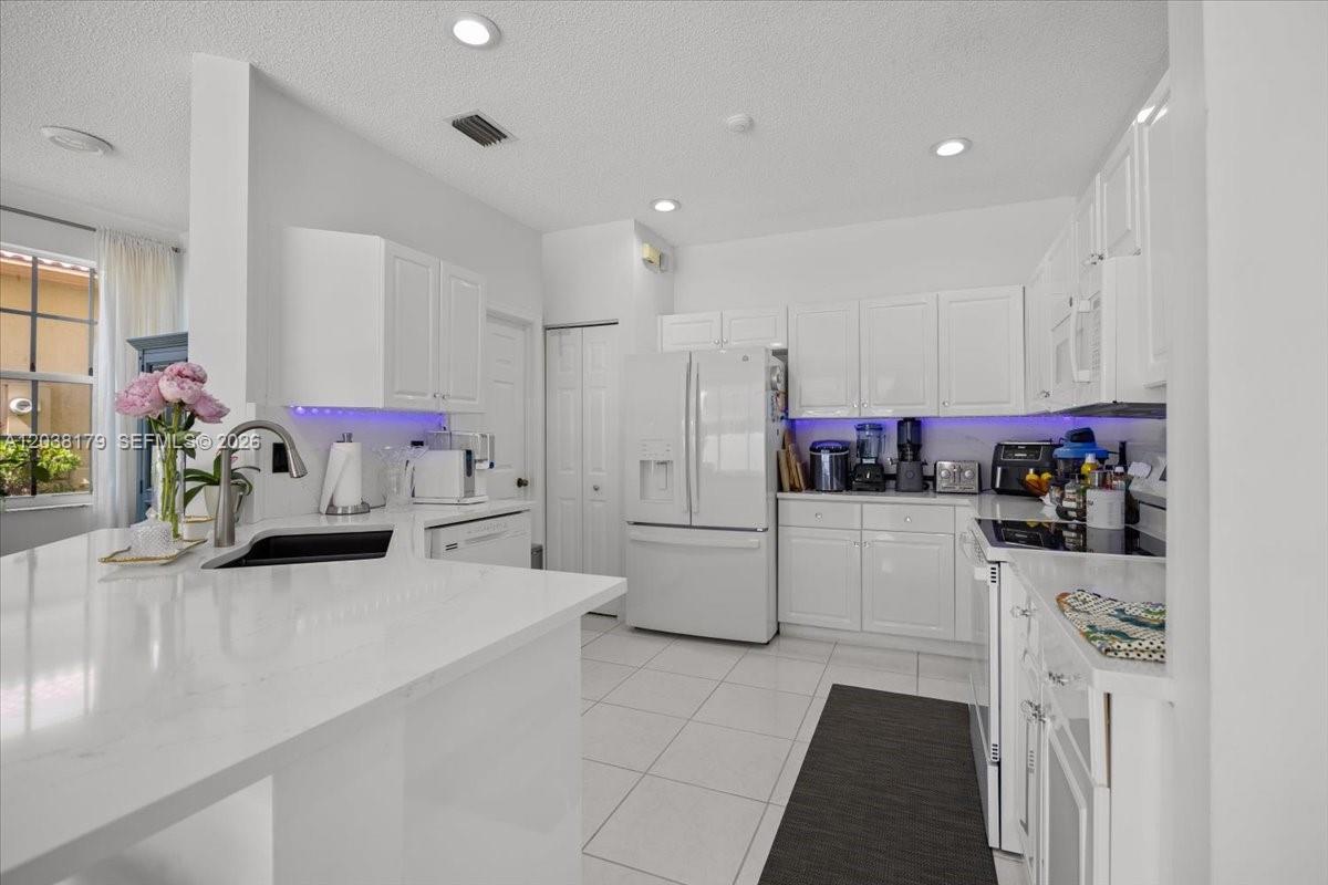 1099 Birchwood Road Weston, FL 33327 - Photo 25 of 59