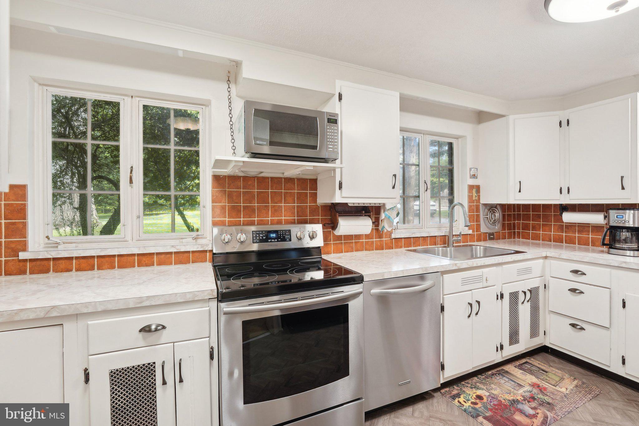 607 Babylon Road Horsham, PA 19044 - Photo 8 of 40 Kitchen