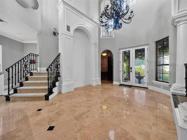 a view of entryway with interior