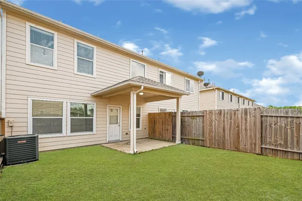 $1,900 | 5010 Dartmoor Ridge Trail, Houston, TX 77066