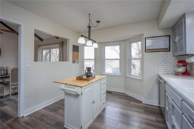 $380,000 | 7908 Park Street, Lenexa, KS 66215