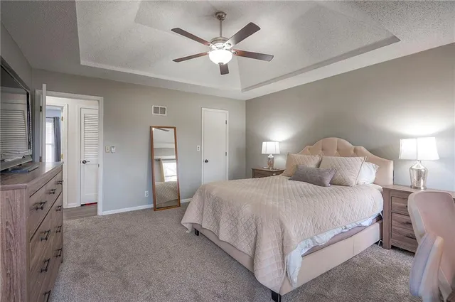 $380,000 | 7908 Park Street, Lenexa, KS 66215