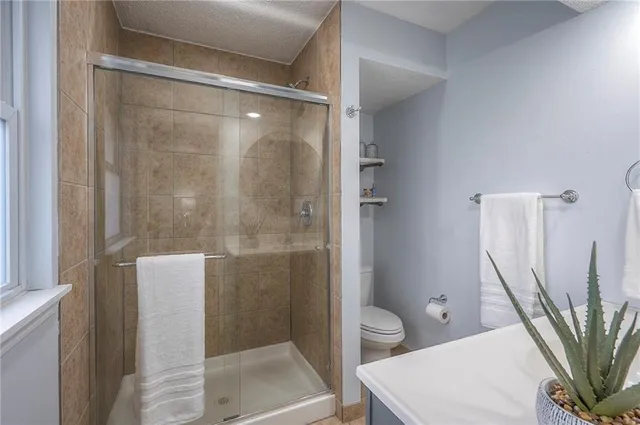 $380,000 | 7908 Park Street, Lenexa, KS 66215