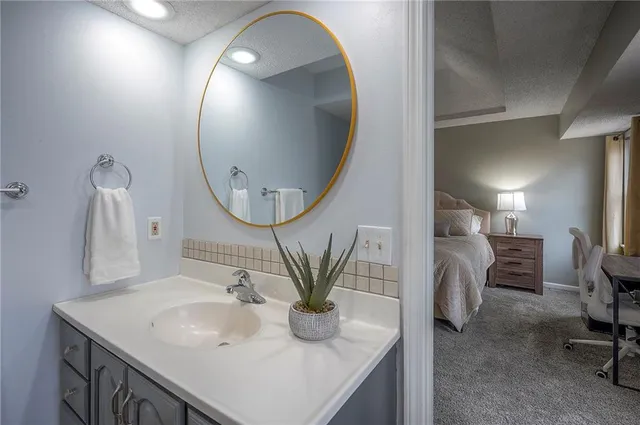 $380,000 | 7908 Park Street, Lenexa, KS 66215