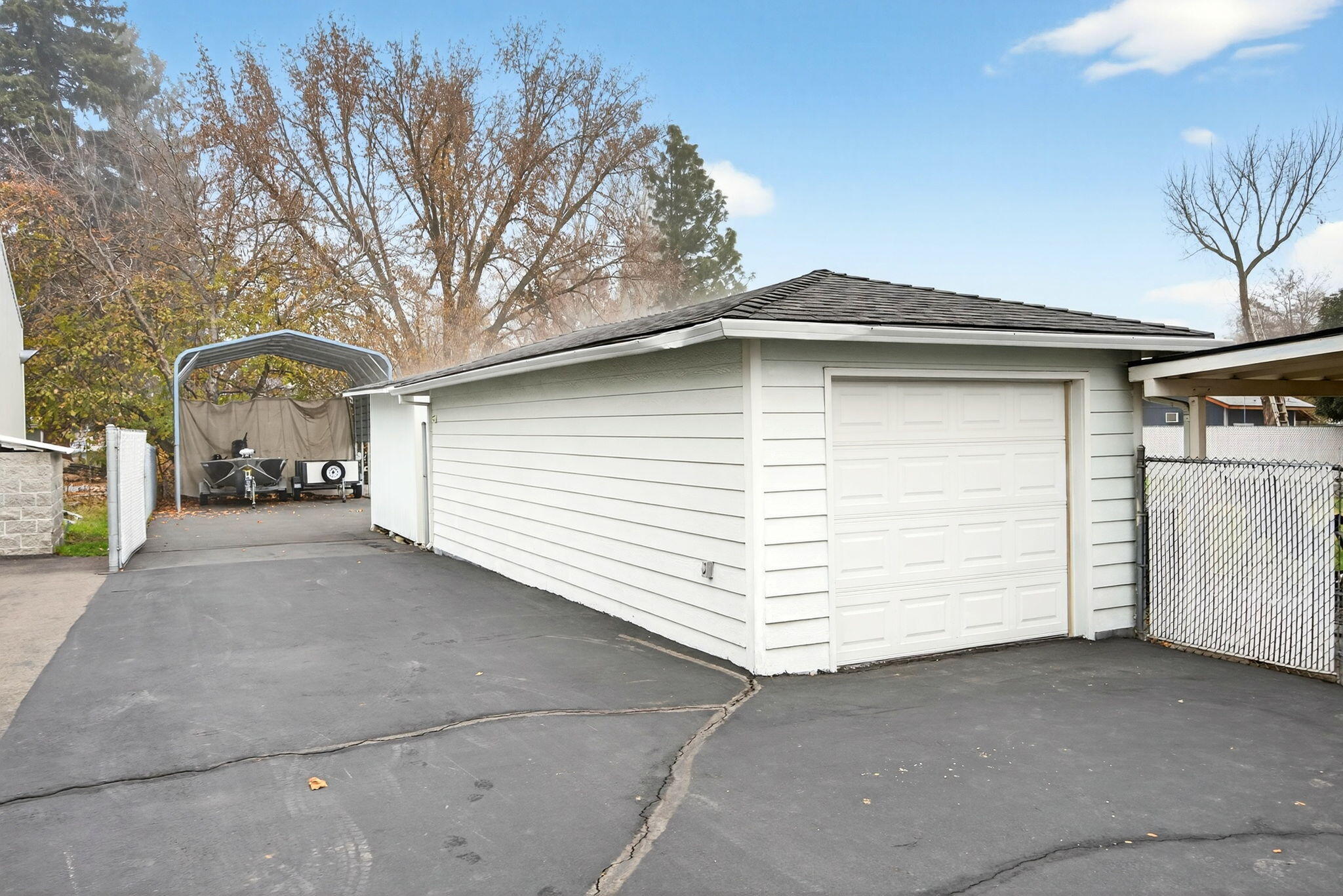 709 Lawnsdale Road Medford, OR 97504 - Photo 8 of 36 Detached Garage - Shop