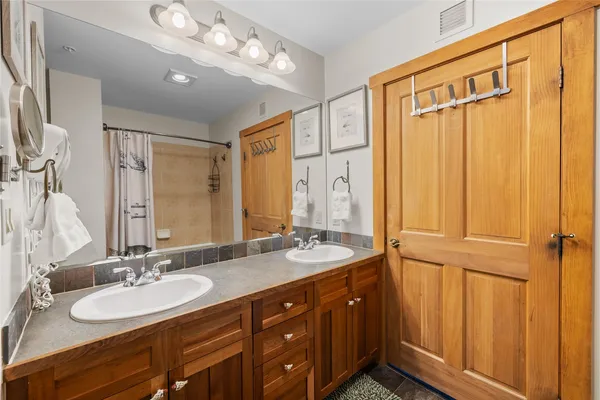 $799,900 | 20 Hunki Dori Court, Unit 2225, Keystone, CO 80435