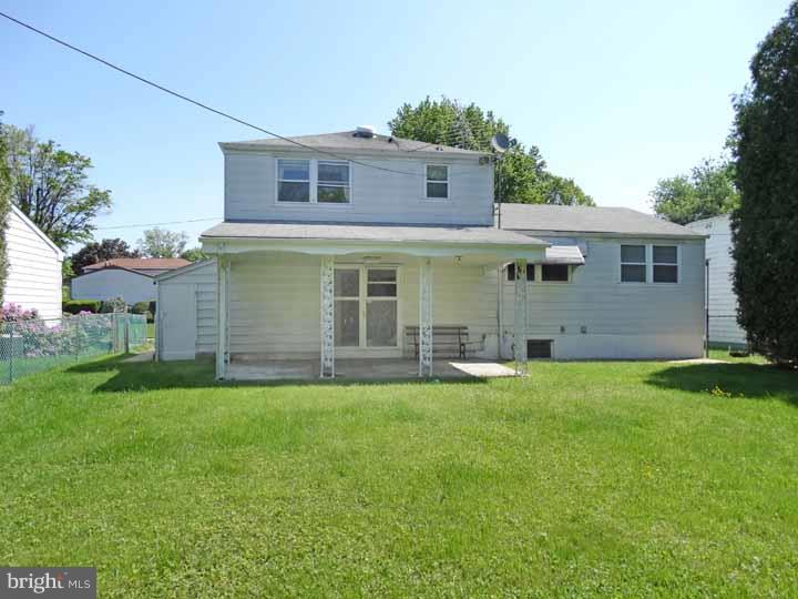 9708 Chapel Road Philadelphia, PA 19115 - Photo 22 of 25 Exterior Back
