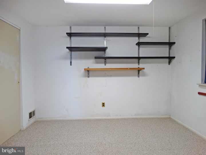 9708 Chapel Road Philadelphia, PA 19115 - Photo 4 of 25 Office / Study