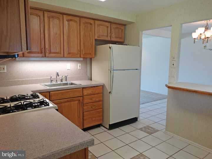 9708 Chapel Road Philadelphia, PA 19115 - Photo 8 of 25 Kitchen