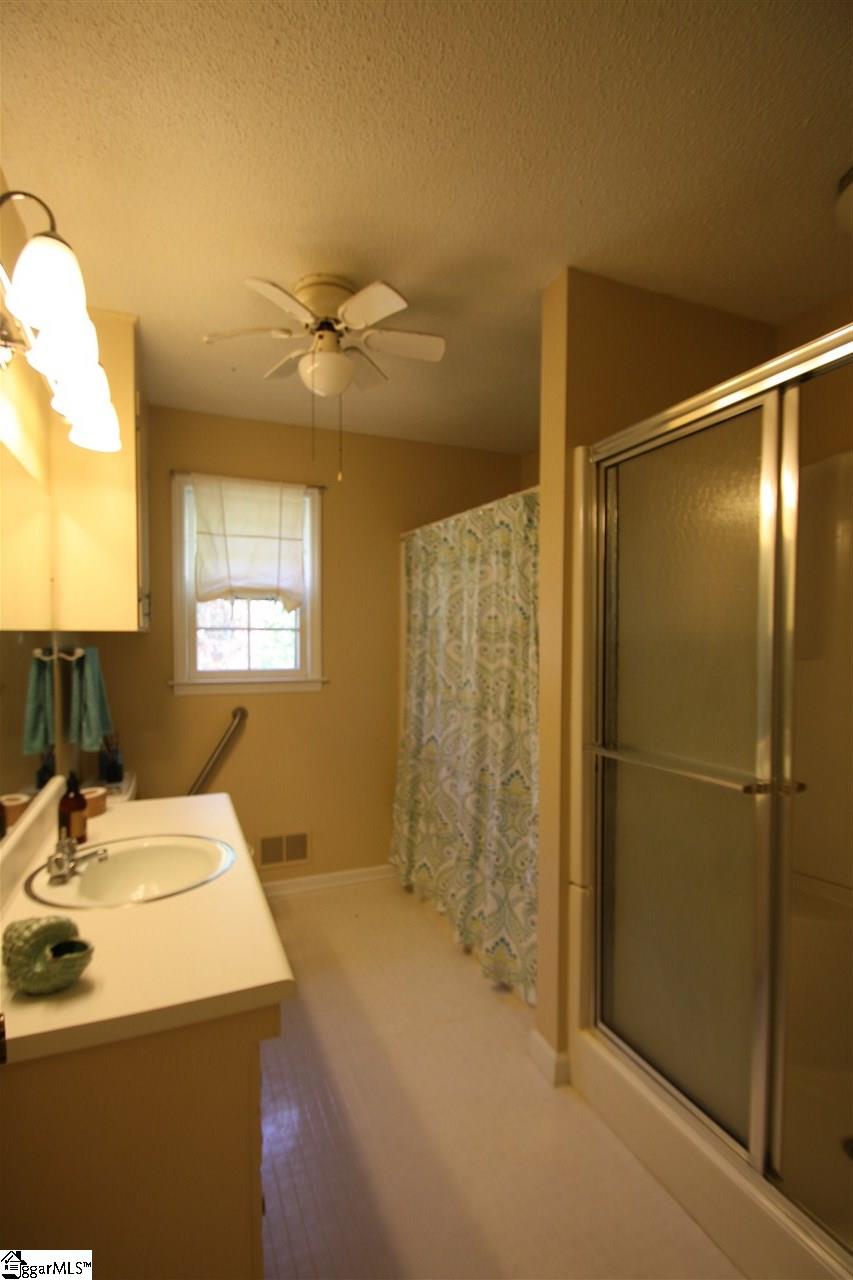 210 Hicks Drive Inman, SC 29349 - Photo 13 of 16