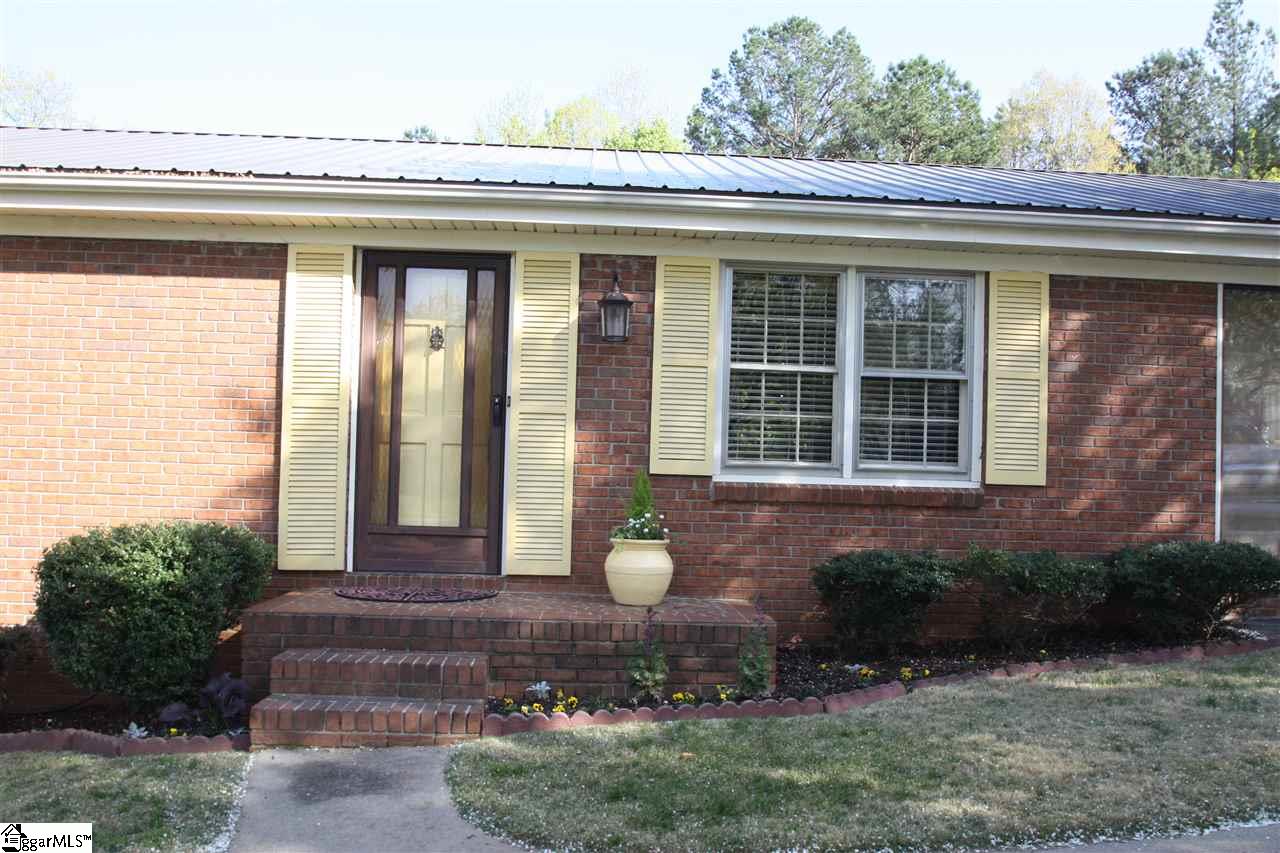 210 Hicks Drive Inman, SC 29349 - Photo 3 of 16