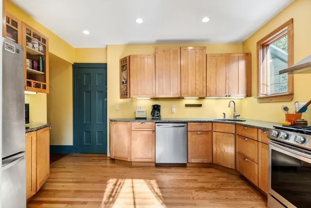 $998,000 | 72 Cypress Street, Unit 1, Brookline, MA 02445